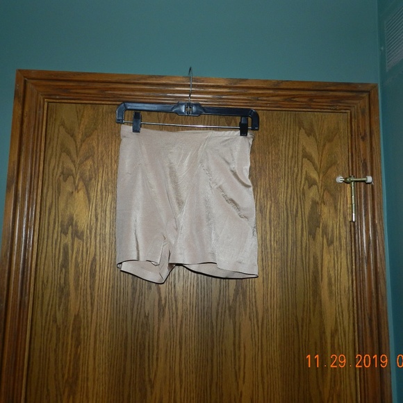 Assets By Spanx Other - Assets By Spanx Beige Padded Butt Shapewear Assets By Spanx Other - Assets By Spanx Beige Padded Butt Shapewear